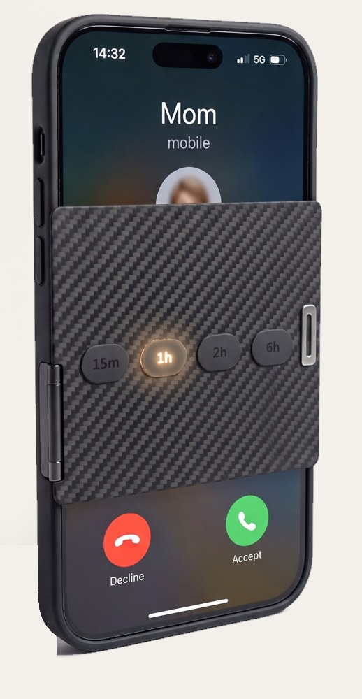 Incoming call from Mom showing above and below the closed Carbon tech tile